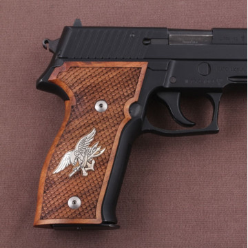 Sig Sauer P226 / P226 SL / P226 Sport / P226 Sport II / P226 Sport II SL / P226 Sport II SL PPC Wooden (Turkish Walnut) Silver Logo Handgun Grip