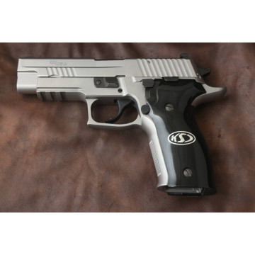 Sig Sauer P226 / P226 SL / P226 Sport / P226 Sport II / P226 Sport II SL / P226 Sport II SL PPC (Acrylic Black) Silver Logo Handgun Grip