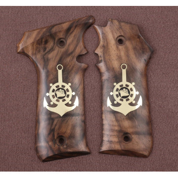 LLama  IIIA 7,65 TAC Grips